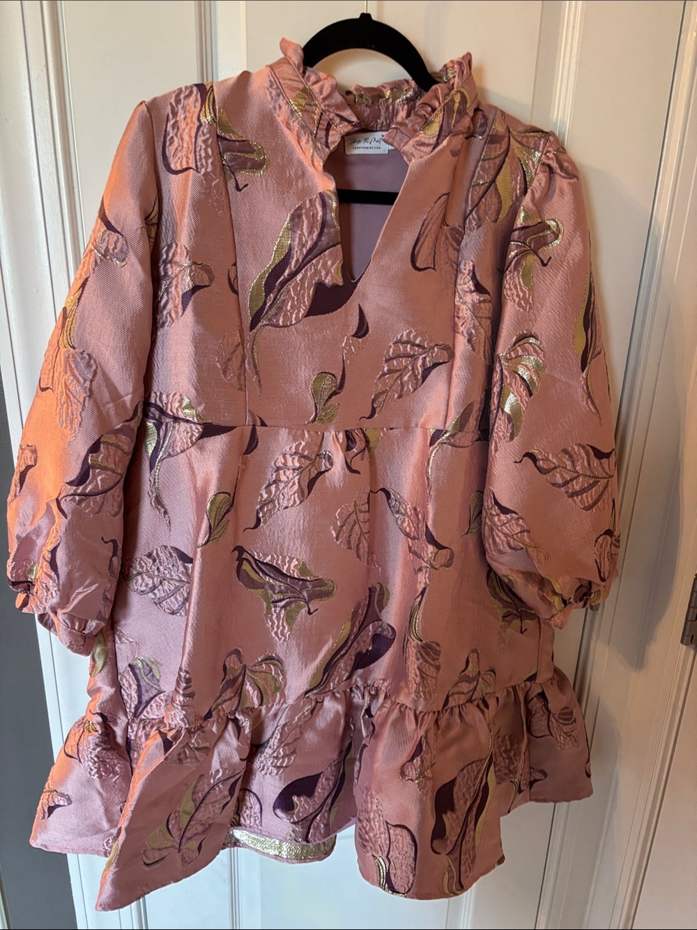 (Shop the mint women’s) NWOT Pink Floral Brocade Ruffle Dress